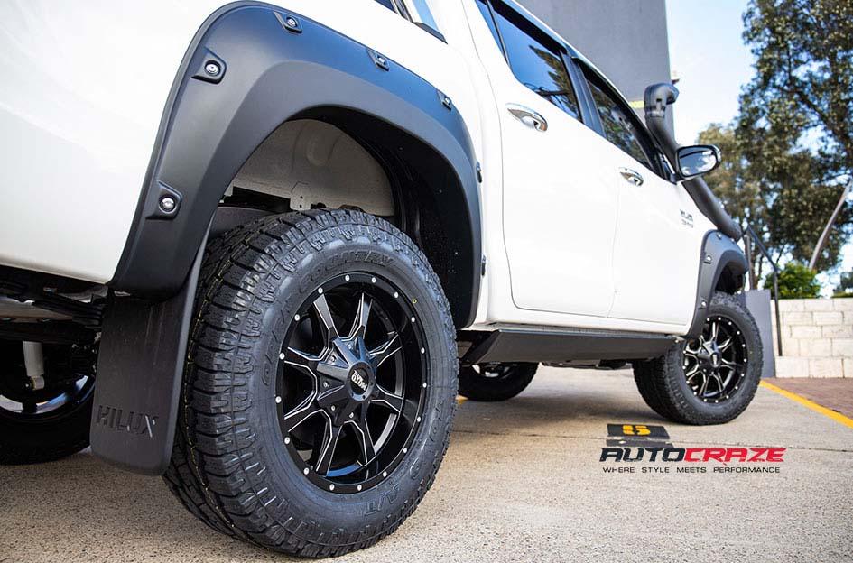 TOYOTA HILUX N80 4WD MO970 SATIN BLACK MILLED ACCENTS